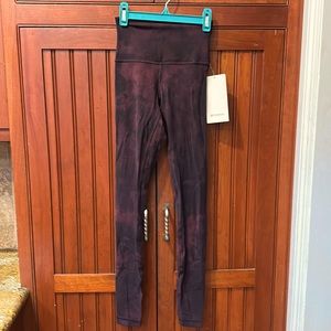Never worn w/tags!Lululemon ALIGNH HR pant 28 inch deep, Purple with multicolors